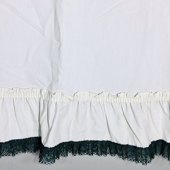 Set Of 4  28" X 28" Handmade Curtains White With Dark Green Frilly/Ruffled Trim - Picture 5 of 7